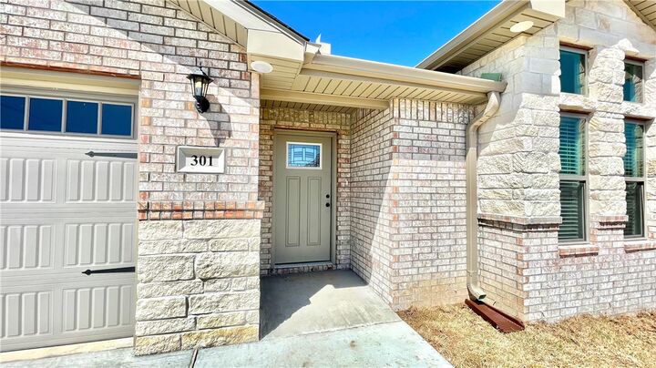 Property Photo:  301 Post Oak Avenue  AR 72734 