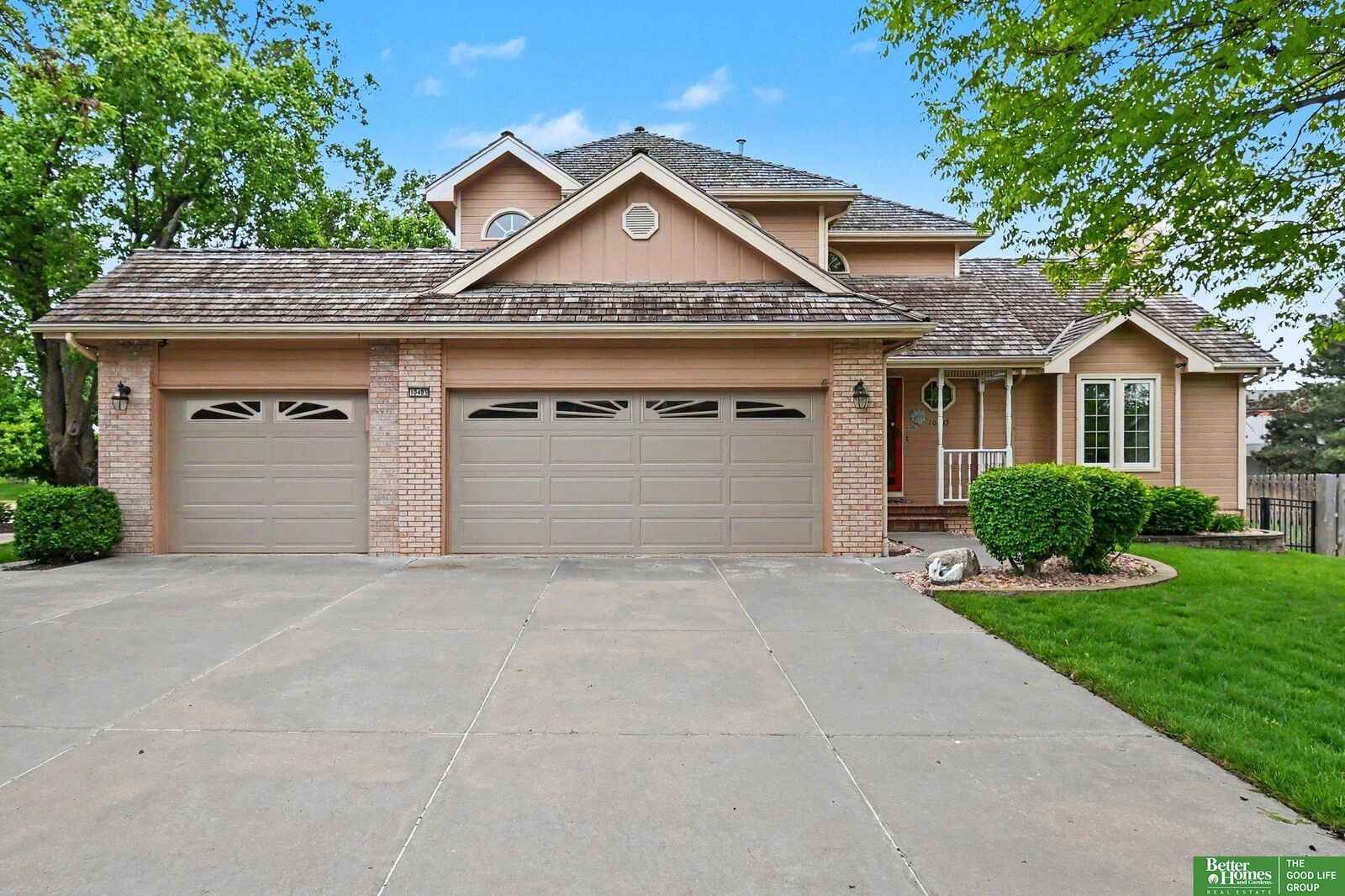 Property Photo:  10405 Polk Street  NE 68127 