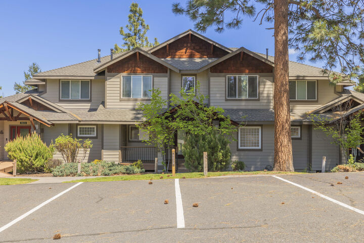 Property Photo:  5029 Falcon Drive  OR 97601 