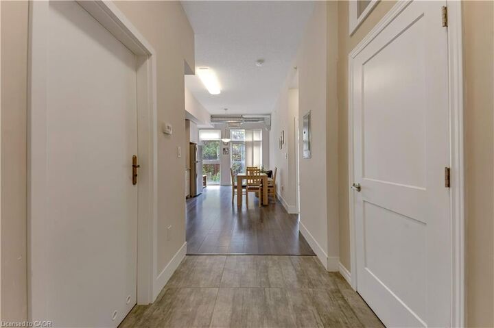 Property Photo:  253 Albert Street 202  ON N2L 0G3 