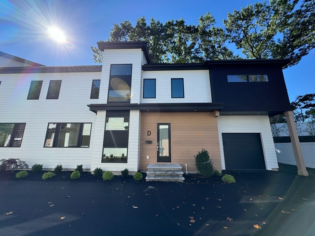 Property Photo:  167 Winchester Street D  MA 02461 