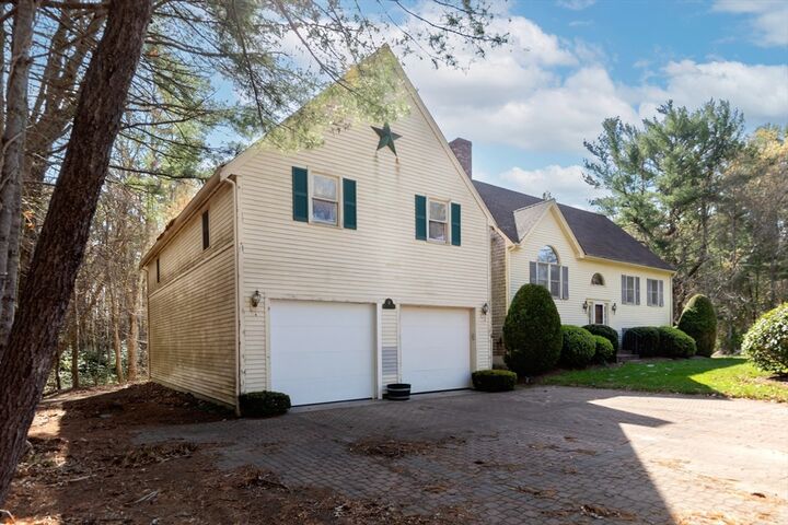 Property Photo:  20 Dinahs Way  MA 02571 