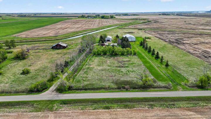 Property Photo: 222075 Range Road 264 AB T0J 0M0