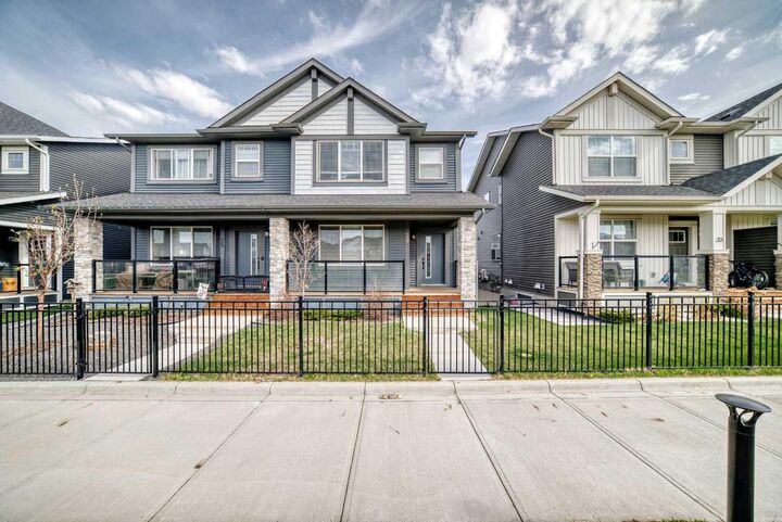 Property Photo:  29 Midgrove Lane SW  AB T4B 5H2 