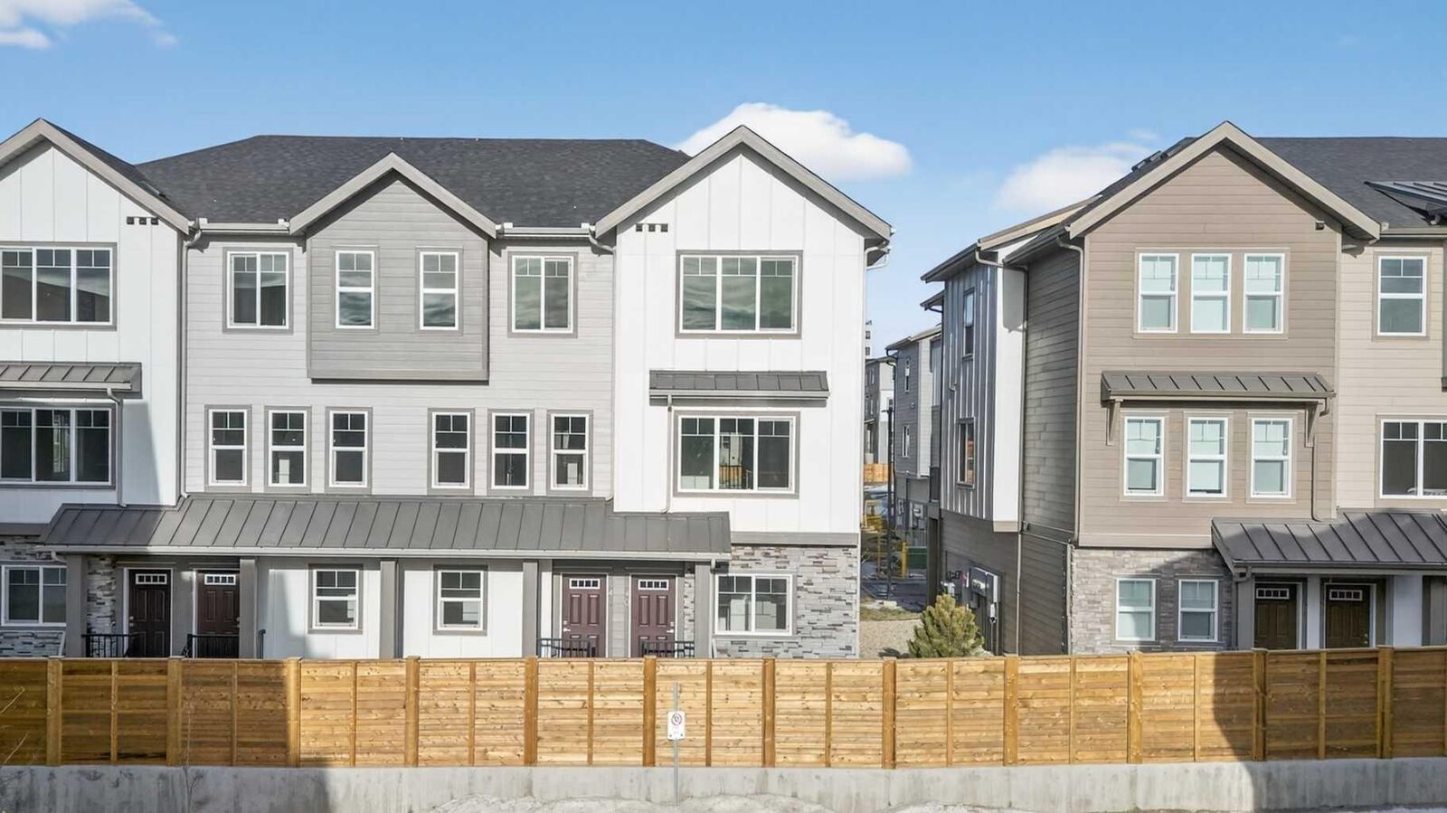 Property Photo:  2231 81st Street SW 140  AB T3H 6M4 