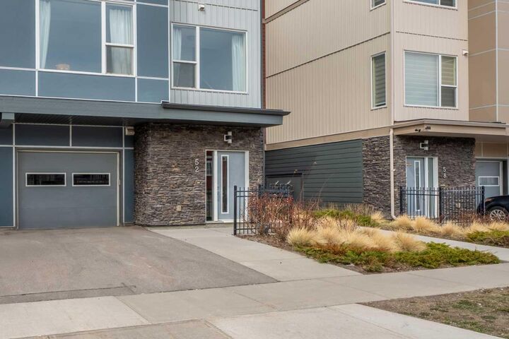 Property Photo:  52 Saddlestone Drive NE  AB T3J 0W4 