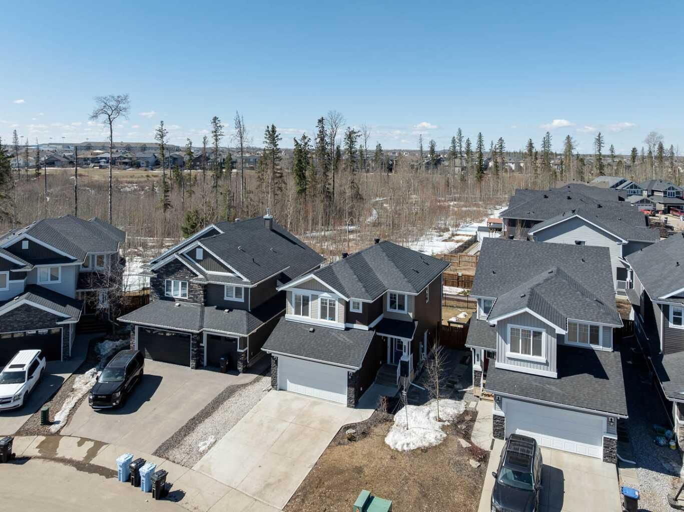 Property Photo:  444 Dixon Road  AB T9K 2Y6 