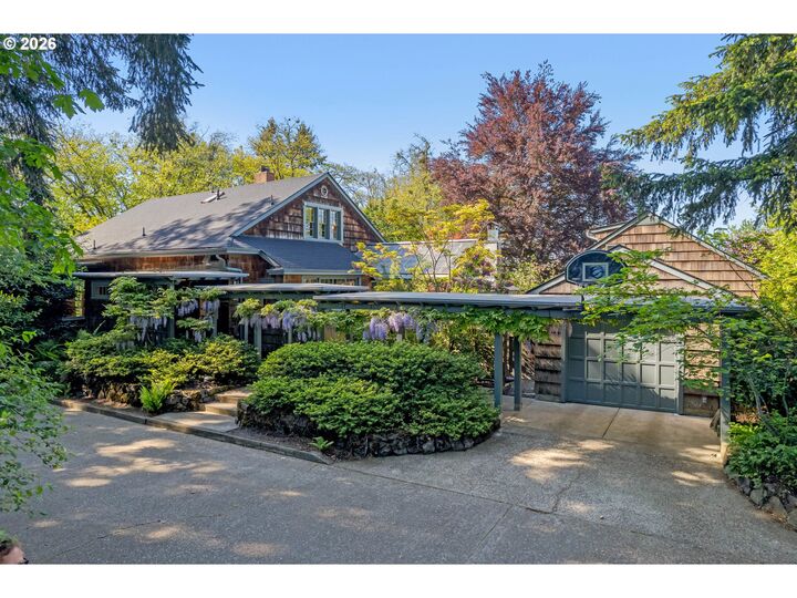 Property Photo:  2303 McMorran Ave  OR 97403 