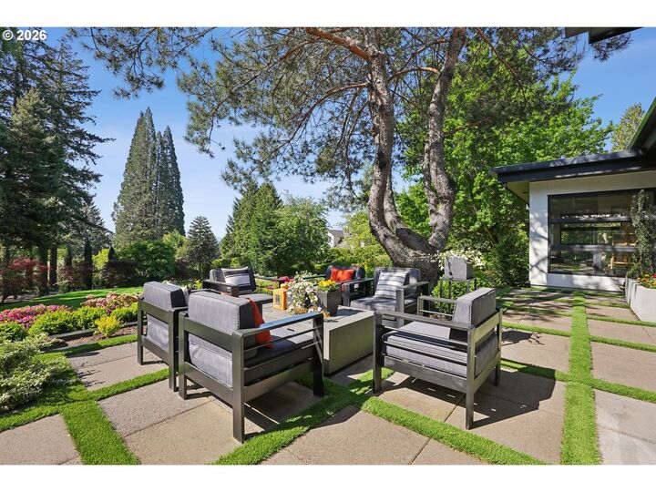 Property Photo:  3724 SW Shattuck Rd  OR 97221 