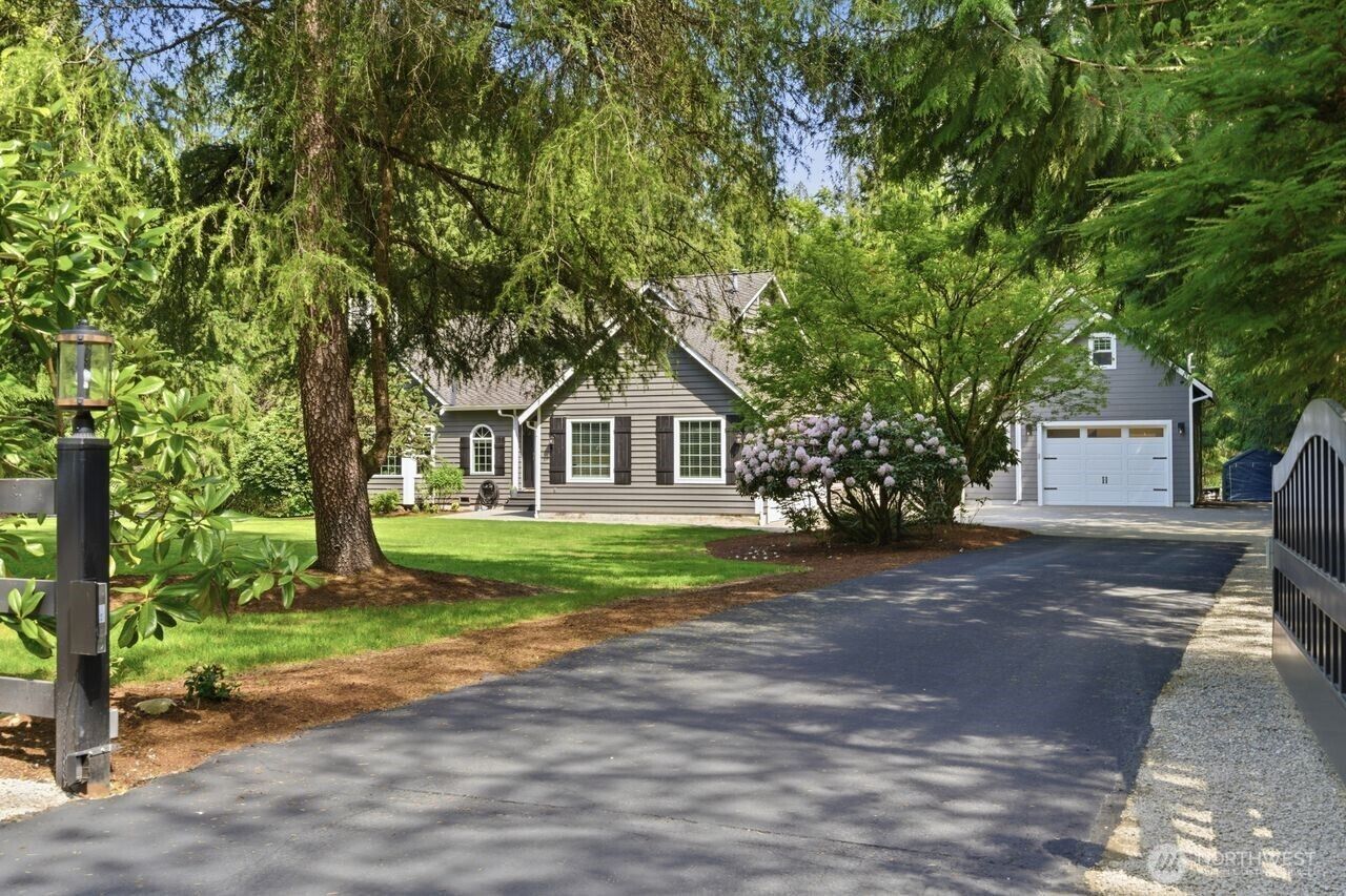 Property Photo:  22830  262nd Avenue SE  WA 98038 