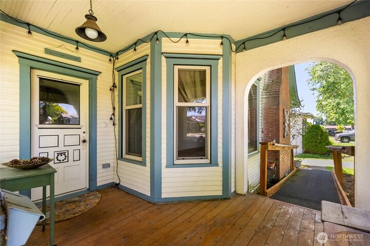 Property Photo:  1205  Front Street  WA 98264 