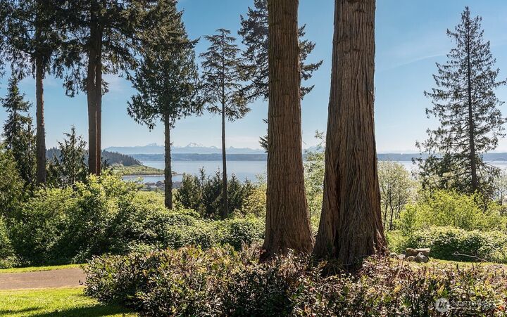 Property Photo:  485 S Vesper Way  WA 98282 