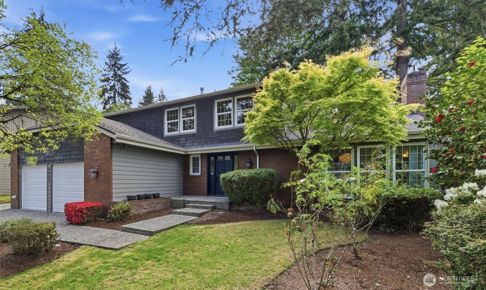 Property Photo:  4423  156th Place SE  WA 98006 