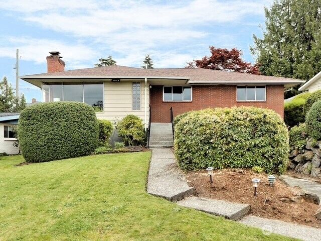 Property Photo:  7051 S Lakeridge Drive  WA 98178 