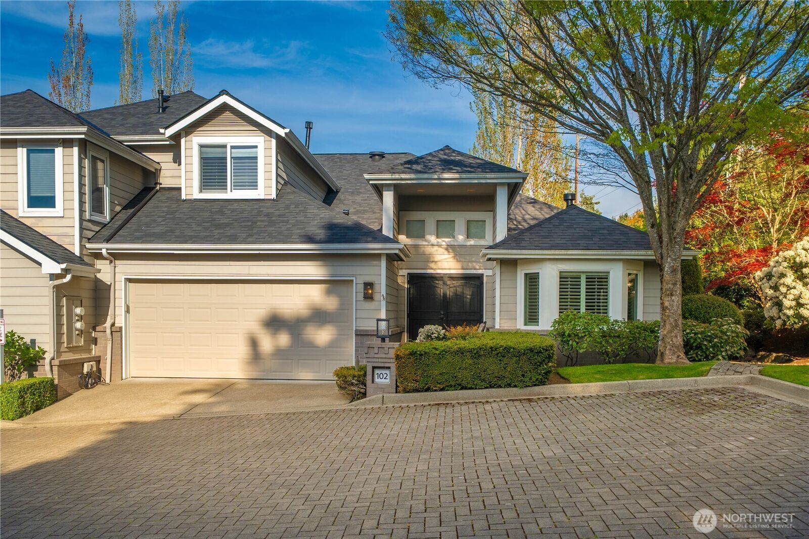 Property Photo:  102  8th Lane 102  WA 98033 
