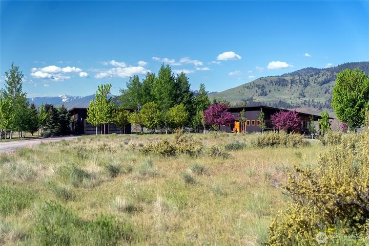 Property Photo: 48 Thurlow Road WA 98856