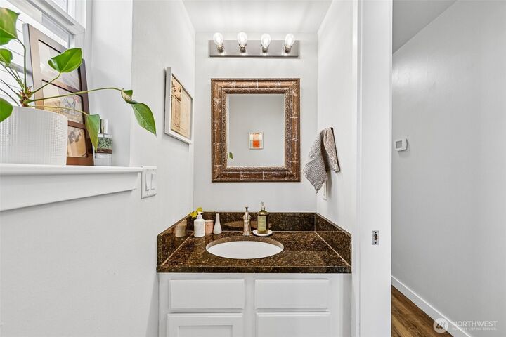 Property Photo:  1530  Valhalla Street  WA 98226 