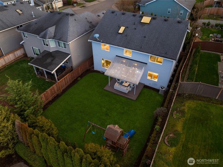 Property Photo: 21120 Meridian Place W WA 98021