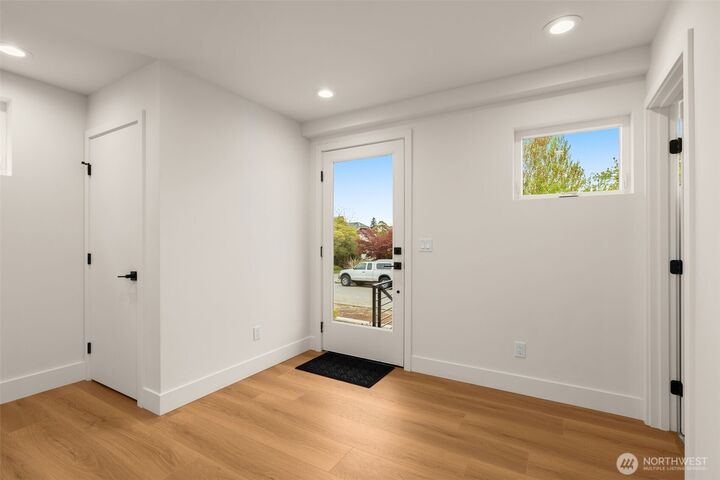 Property Photo:  7403  Dayton Avenue N  WA 98103 