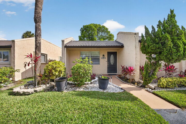 Property Photo: 127 Lake Gloria Drive FL 33411