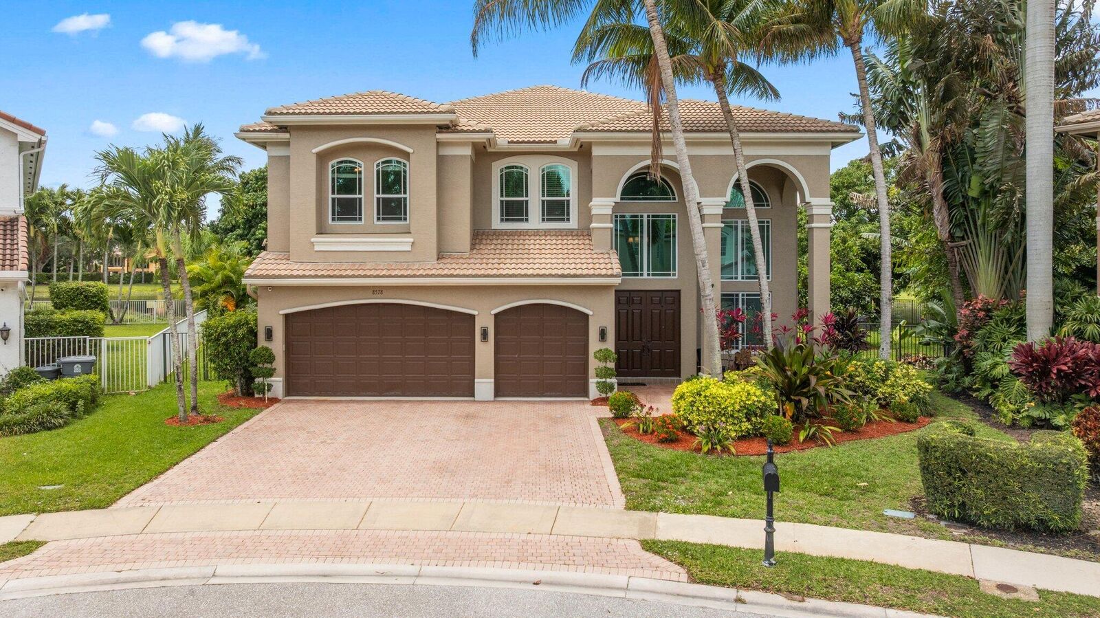 Property Photo: 8578 Trailwinds Court FL 33473
