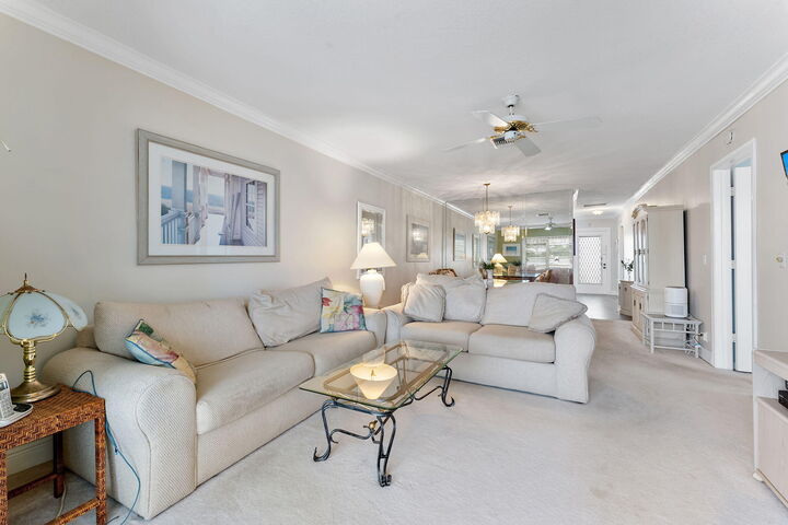Property Photo:  2401 Del-Aire Boulevard E 201  FL 33445 