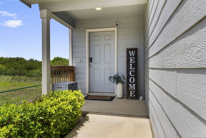 Property Photo:  5903 Bluestem Way  TX 78218 