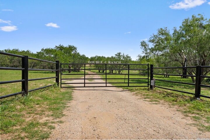 Property Photo:  1930 Odaniel Rd  TX 78155 