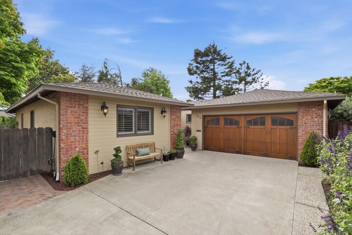 Property Photo:  210 Duck Court  CA 94404 