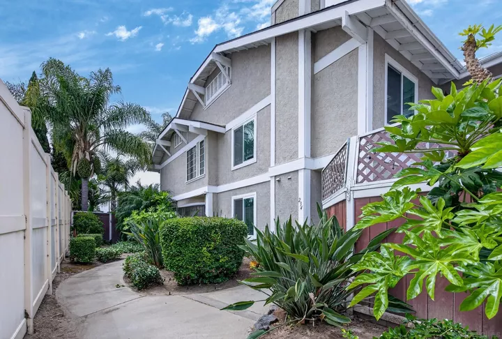 Property Photo:  234 Riverview Way  CA 92057 