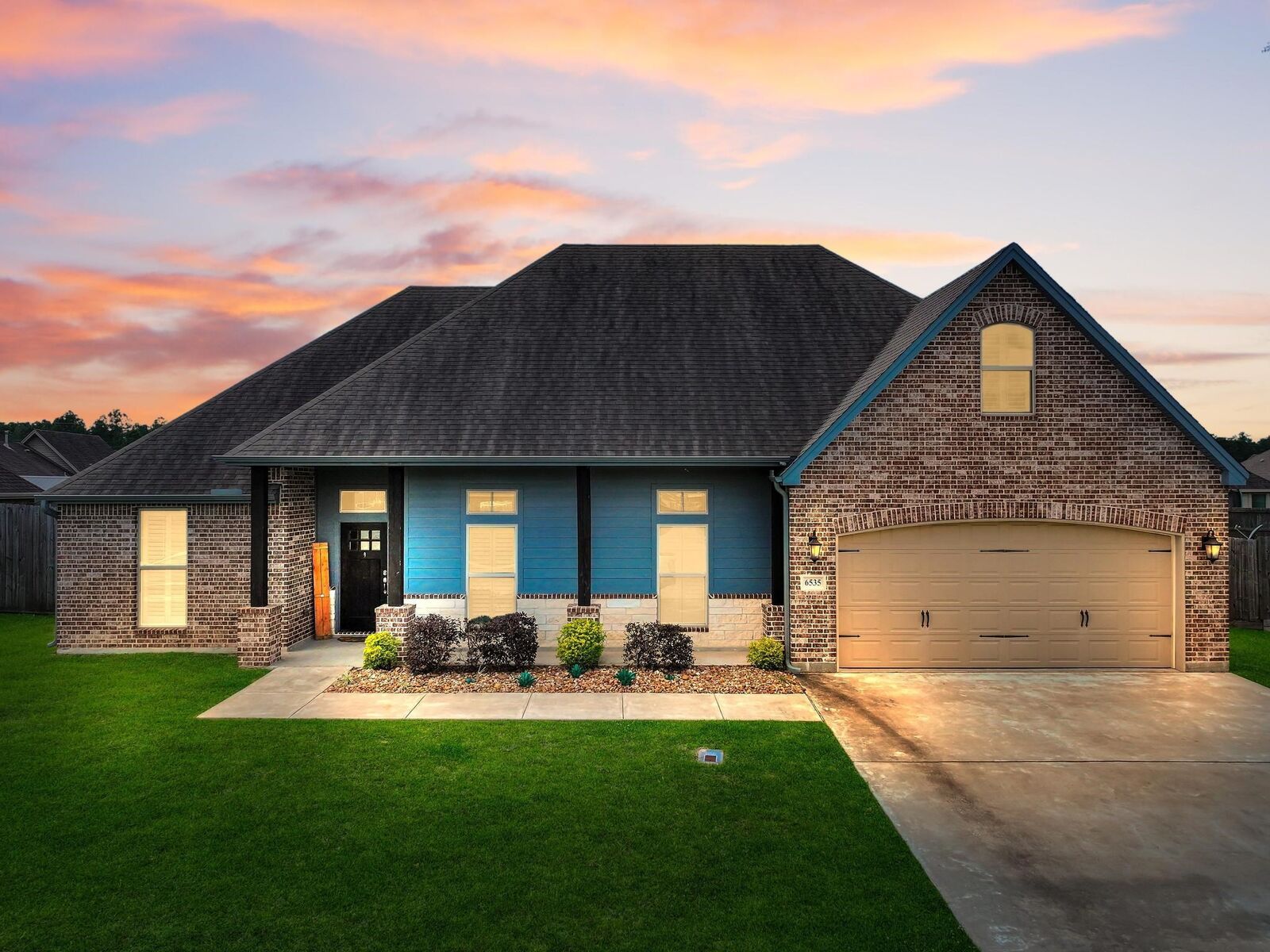 Property Photo:  6535 Columbus Cirle  TX 77657 