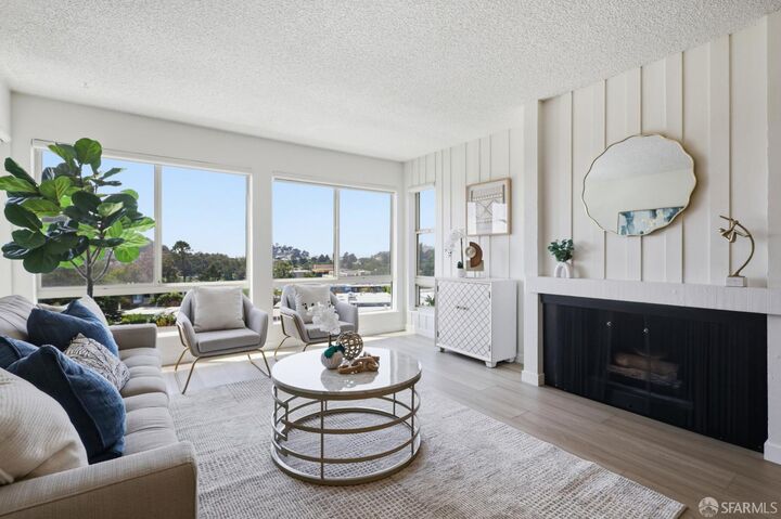 Property Photo:  255 Red Rock Way 202H  CA 94131 