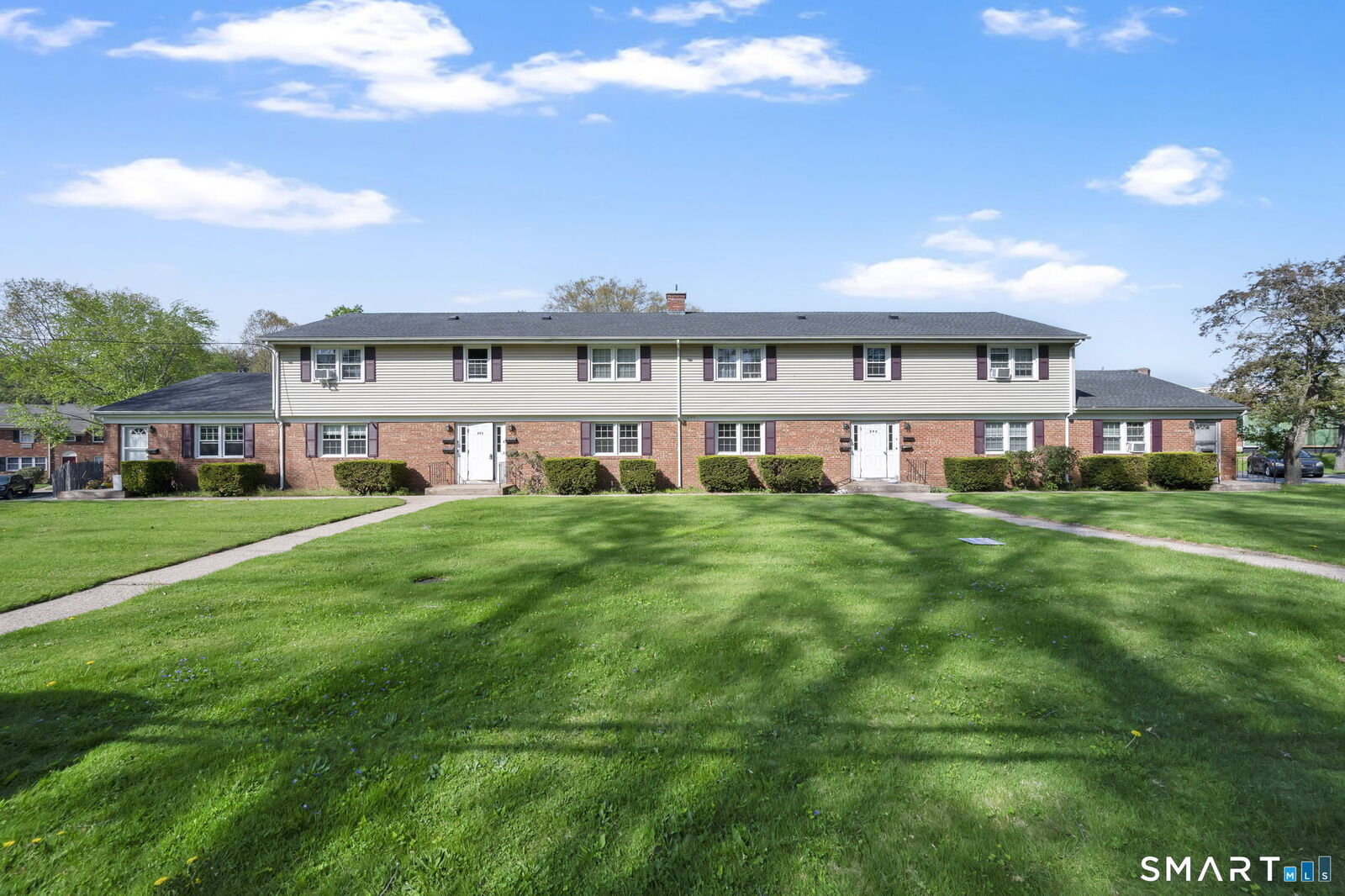 Property Photo:  295 Bidwell Street C  CT 06040 