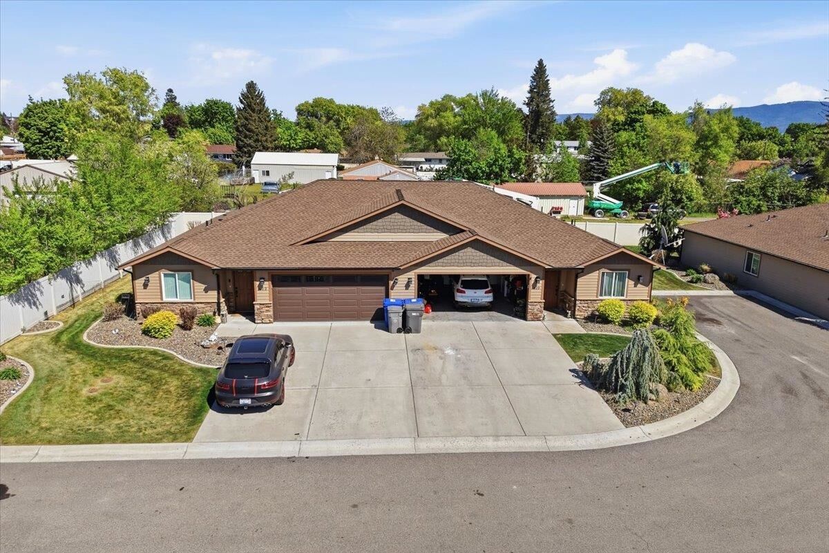 Property Photo: 420 / 422 N Pierce Rd WA 99223