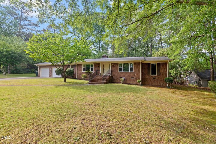 Property Photo: 102 Olmstead Court NC 27529