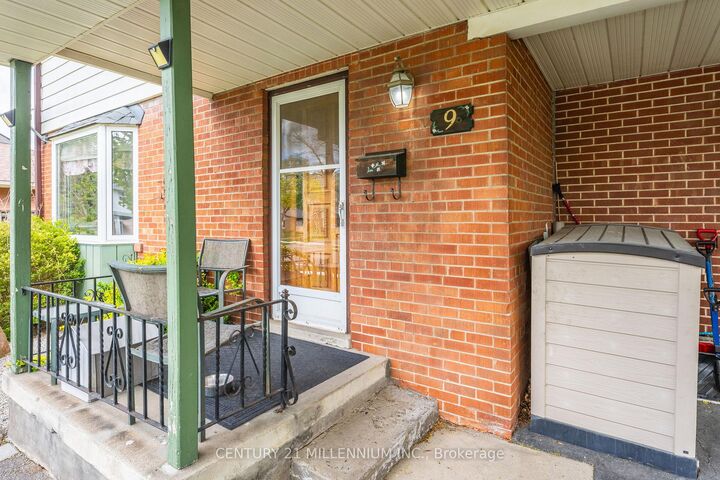 Property Photo:  9 Crestview Avenue  ON L6W 2R7 