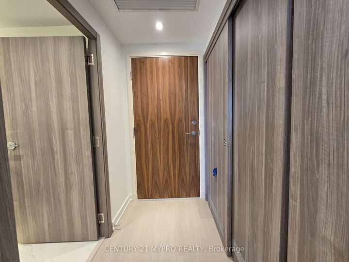 Property Photo:  27 McMahon Drive 1806  ON M2K 0J2 