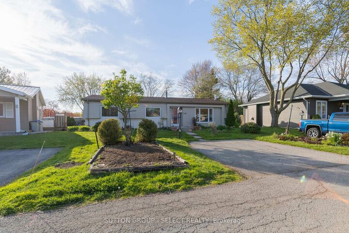 Property Photo: 246 Southwinds Court ON N0M 1T0