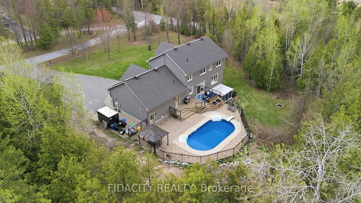 Property Photo: 101 Sentinel Pine Way ON K0A 1L0