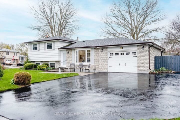 Property Photo:  31 McCague Crescent  ON L9R 1B2 