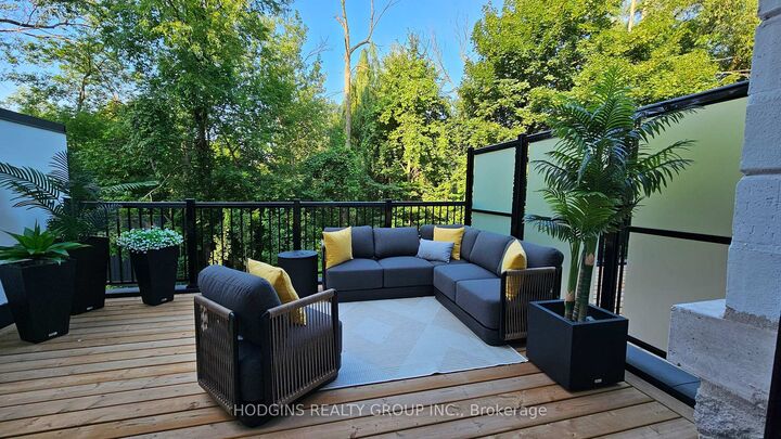 Property Photo: 1138 Mona Road 13 ON L5G 0C8