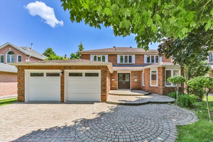 Property Photo: 2216 Dunvegan Avenue ON L6J 6P7