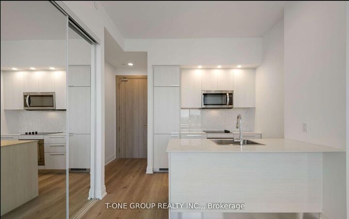 Property Photo: 75 Canterbury Place Ph107 ON M2N 0L2