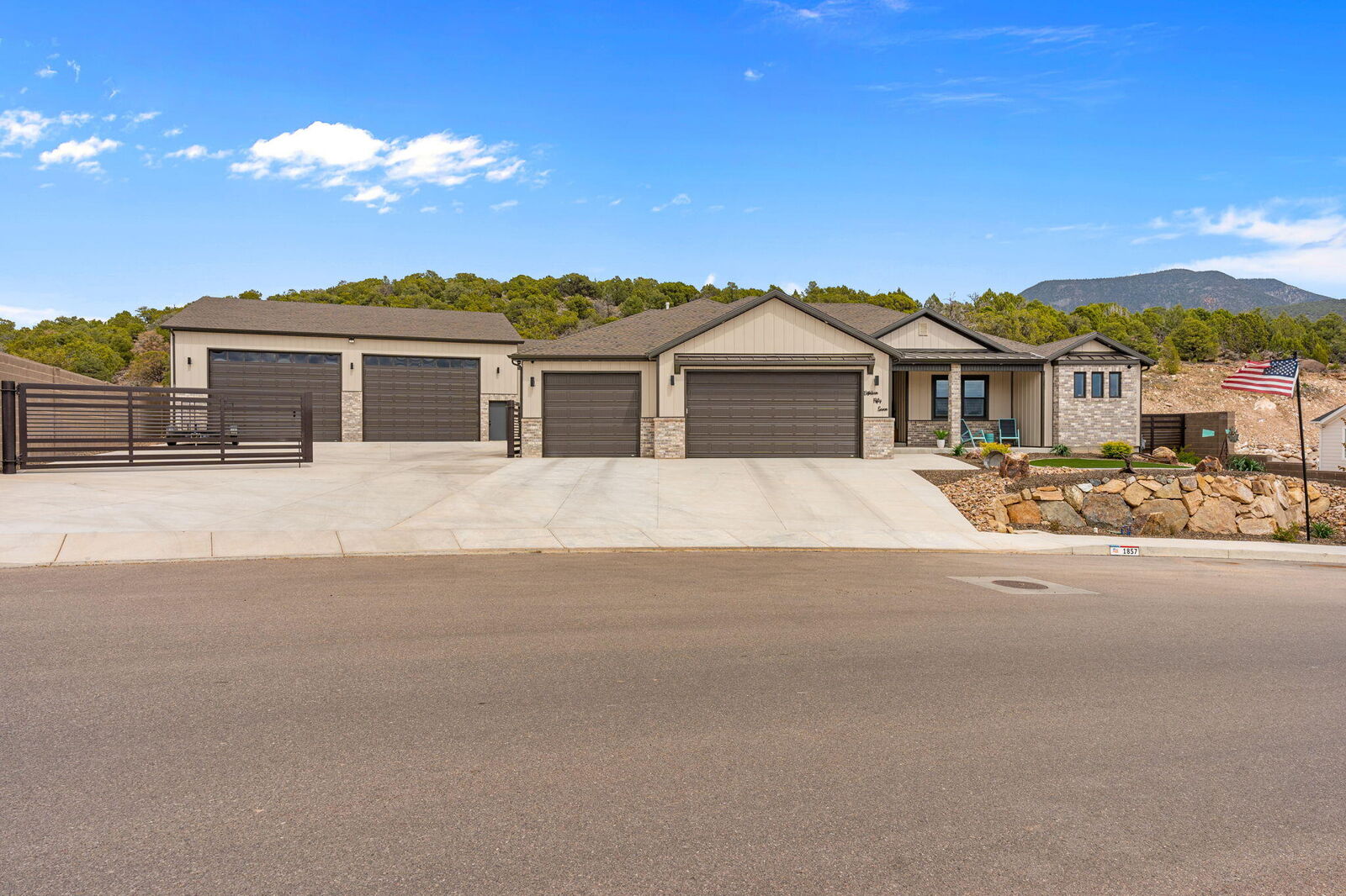 Property Photo:  1857 S Oak Springs Rd  UT 84721 
