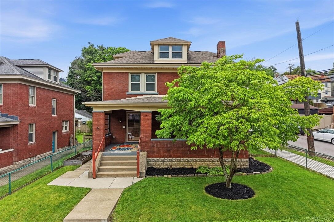 Property Photo:  202 Olympia St  PA 15211 
