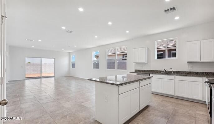 Property Photo:  8410 W Gehrig Way  AZ 85132 