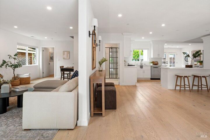 Property Photo:  35 Hillview Avenue  CA 94901 