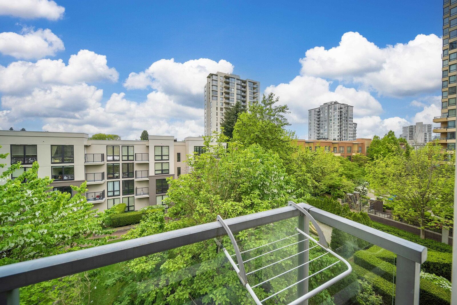 Property Photo:  3638 Vanness Avenue 403  BC V5R 6H6 