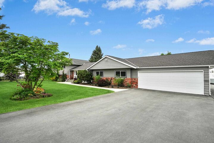 Property Photo: 21723 24 Avenue BC V2Z 1P5