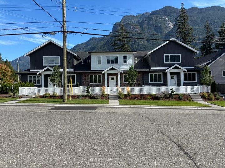 Property Photo:  558 Park Street 2  BC V0X 1L0 